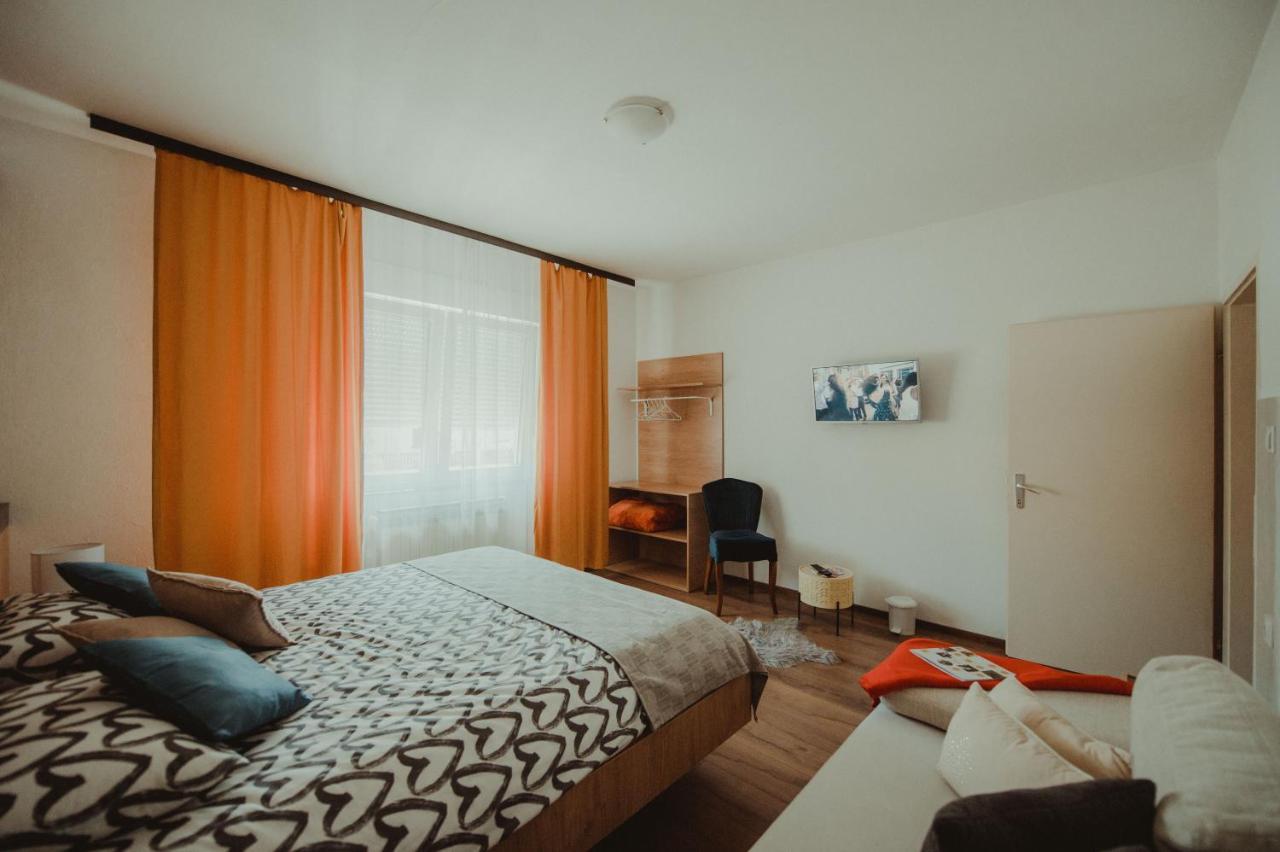 Apartman Lovric Ðakovo Eksteriør bilde
