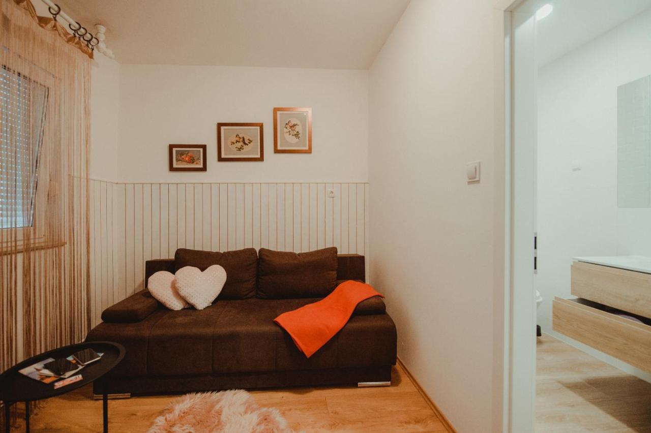 Apartman Lovric Ðakovo Eksteriør bilde
