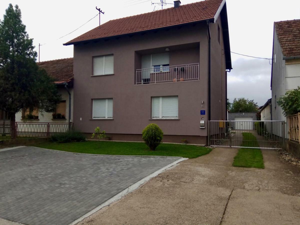 Apartman Lovric Ðakovo Eksteriør bilde